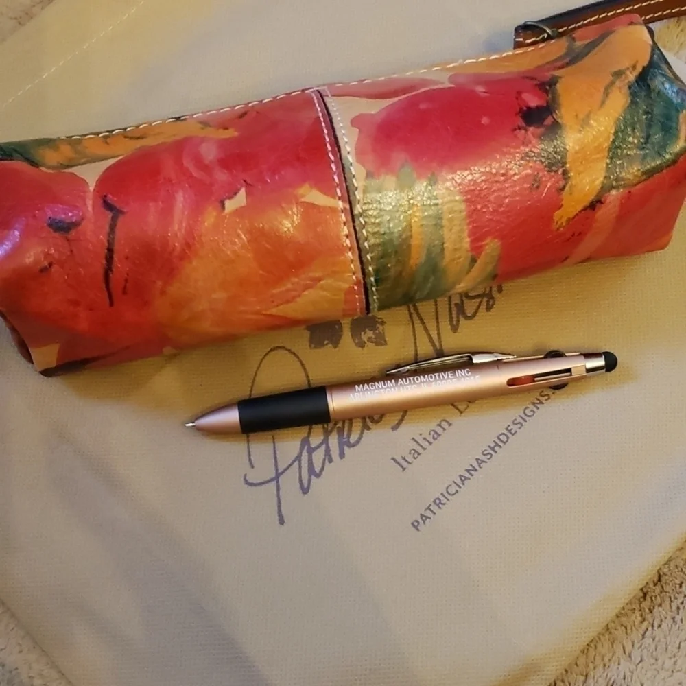 𝅺patricia Nash leather make-up bag or pen case